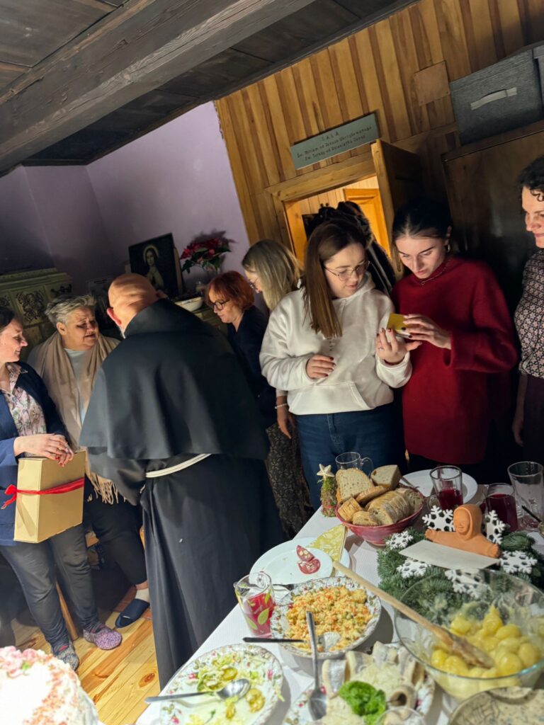 Read more about the article Spotkanie dla Młodzieży i Opłatek Grupy Medytacyjnej
